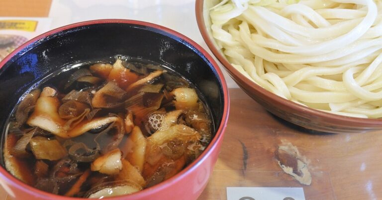 【地區美食】別府溫泉「雨天開心」地獄蒸料理！親子免排隊美食5選【2026年版】