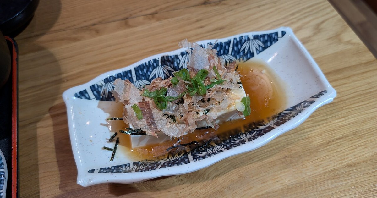 【指南】日本平價美食完全攻略！1000円內食到飽嘅香港人秘技 【2026年版】 - アイキャッチ画像